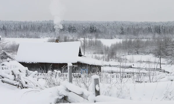 Pueblo ruso en invierno —  Fotos de Stock