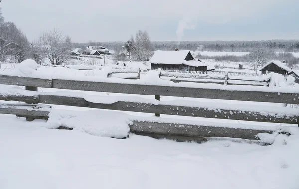 Pueblo ruso en invierno —  Fotos de Stock