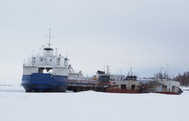 Rıhtımda eski gemiler