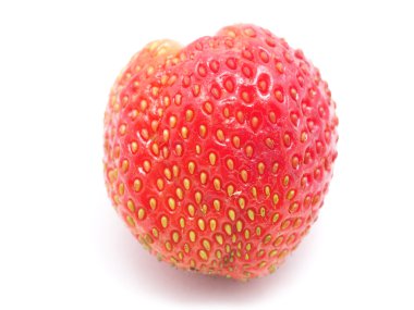 Beyaz arka planda çilekler