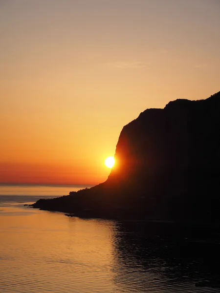 Pôr-do-sol nas montanhas. crimea — Fotografia de Stock