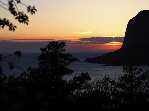 Pôr-do-sol nas montanhas. crimea — Fotografia de Stock