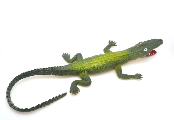 白色背景上的玩具鳄鱼 — 图库照片