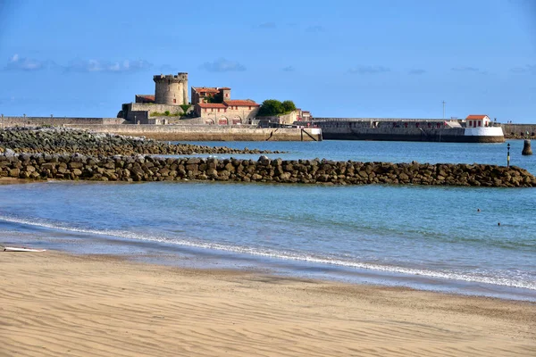 Schloss Und Strand Von Socoa Bei Cibourre Mit Der Burg — Stockfoto