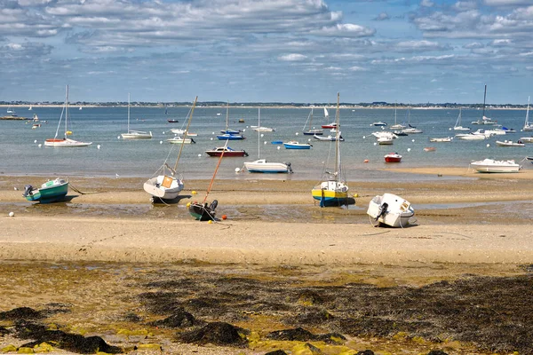 Pláž Odlivu Malé Čluny Saint Pierre Quiberon Departementu Morbihan Regionu — Stock fotografie