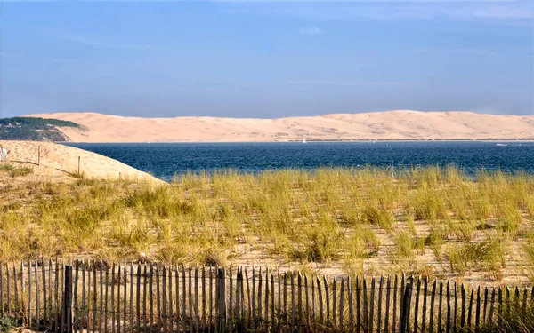 Dune Och Barriär Som Skyddar Dynerna Vid Cap Ferret Med — Stockfoto