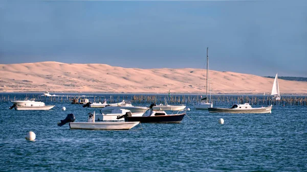 Barcos Dunas Pilat Cap Ferret Comuna Departamento Gironda Suroeste Francia — Foto de Stock