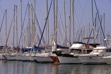 Golfe-Juan 'lı Marina, Fransa' nın Provence-Alpes-Cte d 'Azur bölgesine ait olan Alpes-Maritimes bölümü komünü.