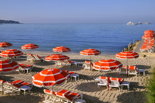 Fransa'da Plajda şemsiye