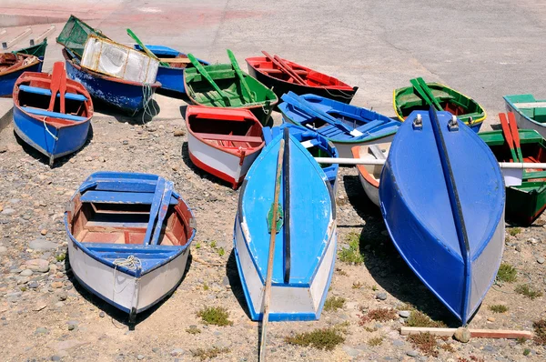 Kleine boote von san miguel del tajao auf teneriffa — Stockfoto