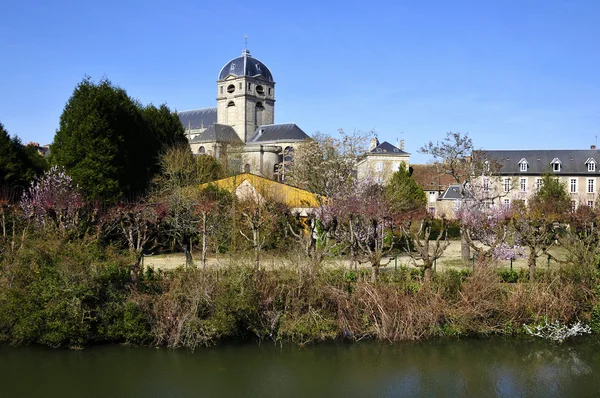 Rive de la Sarthe à Alençon en France — Photo