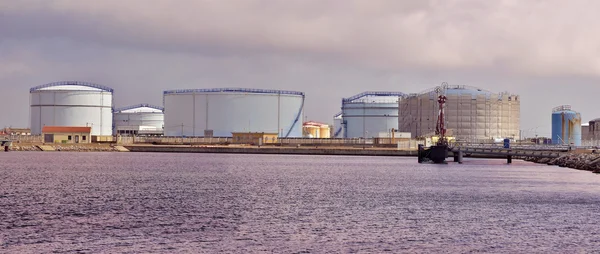 Tanks in the port of Port-la-Nouvelle in France — Stock Photo, Image