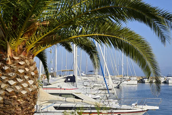 Haven van Le Lavandou in Frankrijk — Stockfoto