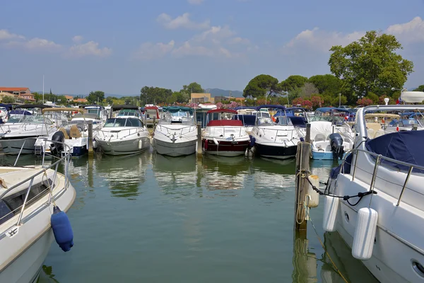 Haven van La Londe-les-Maures in Frankrijk — Stockfoto