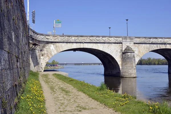 Ponte Cessart em Saumur, na França — Fotografia de Stock