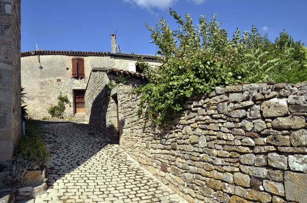 Antiguo pueblo de Puycelsi en Francia — Foto de Stock