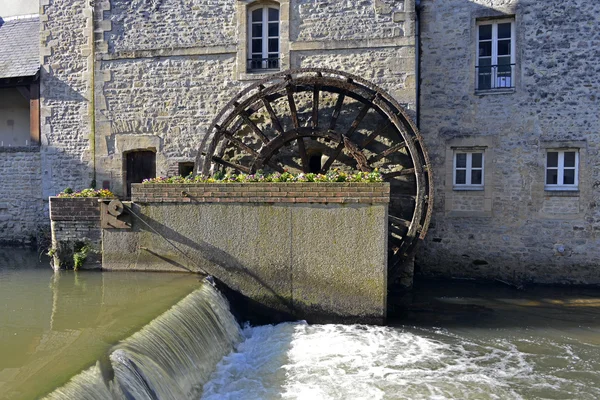 Roda de água em Bayeux, na França — Fotografia de Stock