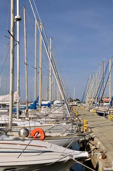 Jachthaven van Saint-Cyprien in Frankrijk — Stockfoto