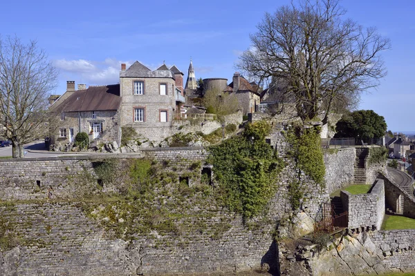 Dorf domfront in Frankreich — Stockfoto