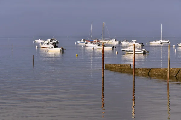 Barcos en Andernos-les-bains en Francia — Foto de Stock