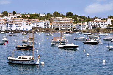 Liman ve şehir Cadaques İspanya