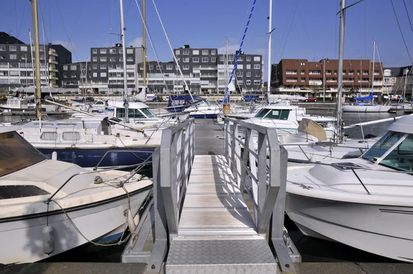 Přístav městě Courseulles sur Mer ve Francii — Stock fotografie