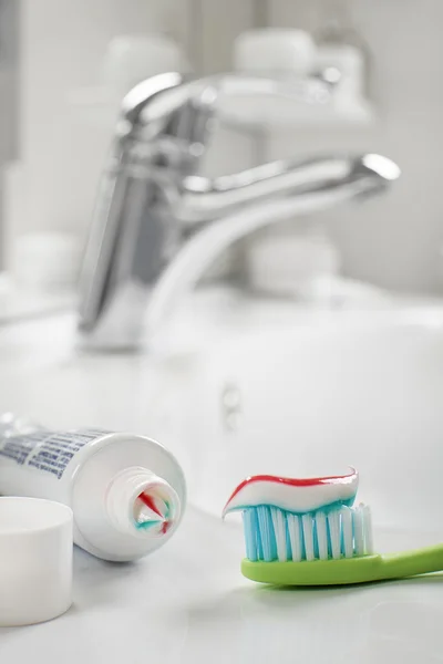 Toothbrush with toothpaste — Stock Photo, Image