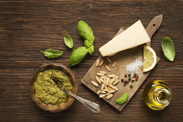 Molho de pesto de manjericão — Fotografia de Stock