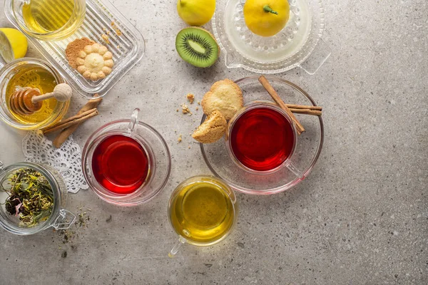 Chá Ervas Chá Verde Xícaras Chá Frutas Fundo Cinza — Fotografia de Stock