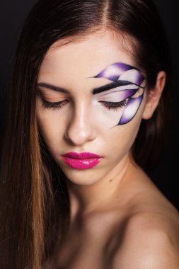 Profesyonel makyaj ile güzel yüz