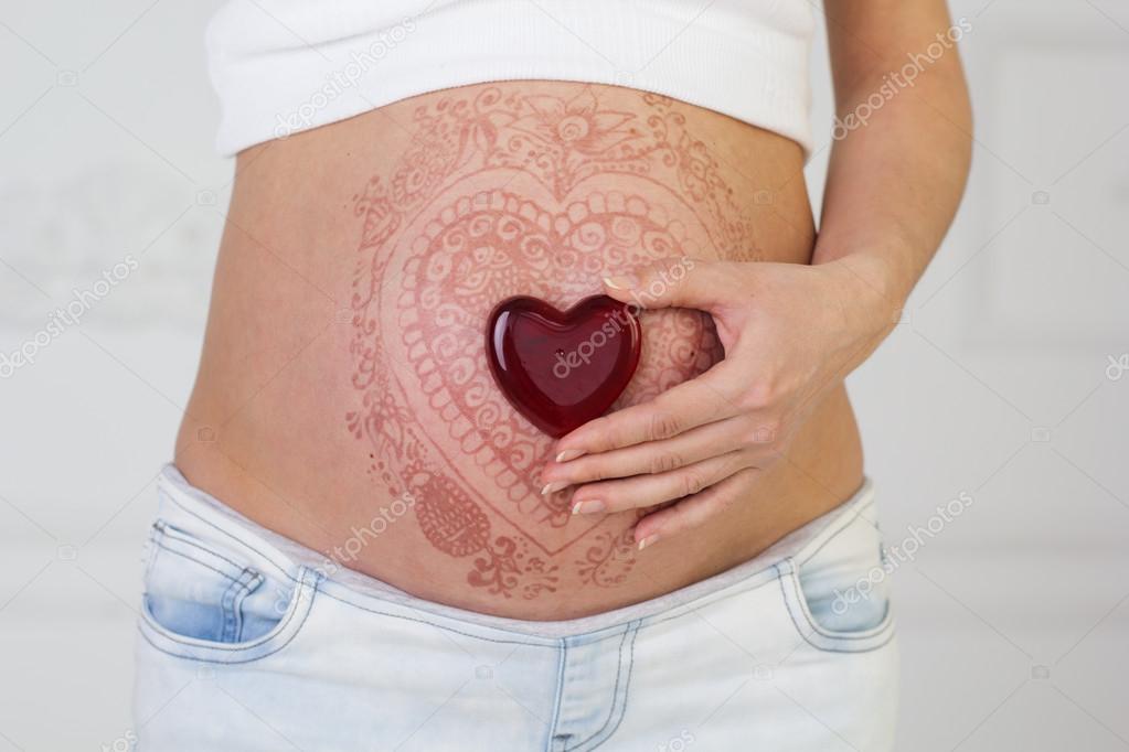 Ventre De Femme Enceinte Womans Avec Tatouage Au Henné