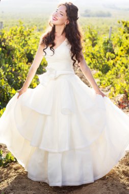 Bir bağ içinde gelin sonbahar