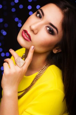 Moda makyaj ile seksi kız