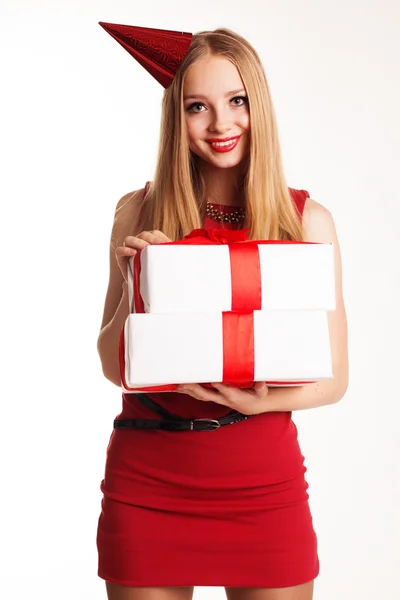 Menina bonita segurando presentes de aniversário — Fotografia de Stock