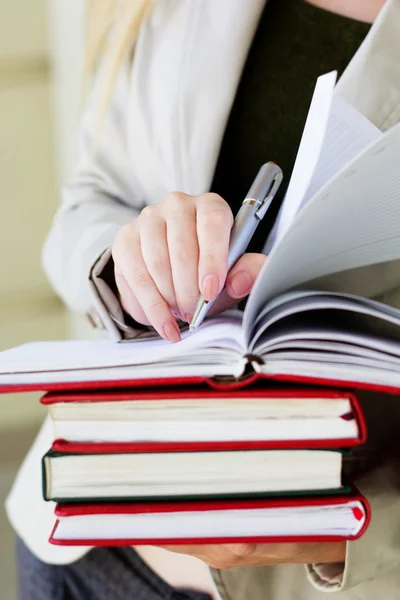 Close up picture of books and pen — Stock Photo, Image
