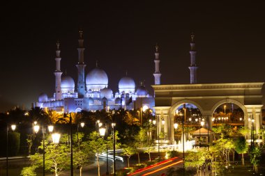 Abu Dabi Şeyh Zayed Beyaz Cami