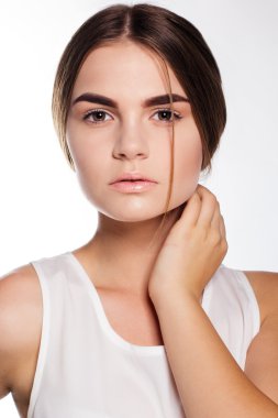 Güzel genç kız mükemmel kusursuz cilt ile