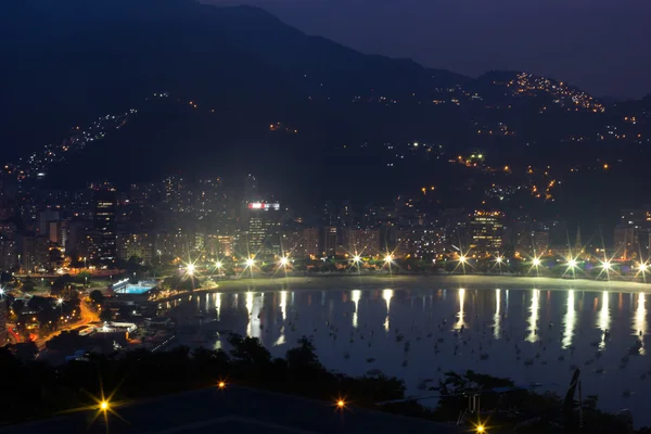 Nachtansicht des Rio de Janeiro vom Berg — Stockfoto