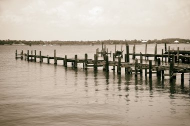 Pier ve tekne Dock yok