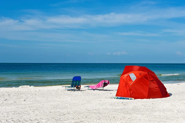 Kinder onderdak strand tent — Stockfoto