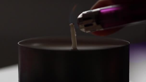 Lilin Tealight Dinyalakan Dengan Korek Api — Stok Video