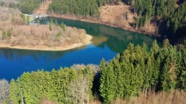 Almanya 'nın Sauerland bölgesindeki Ahauser Barajı