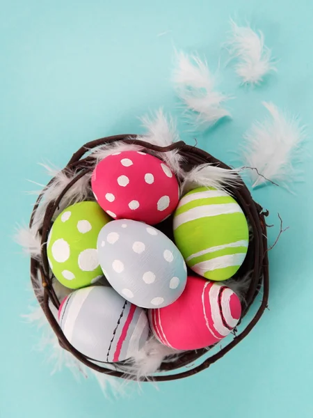 Easter Eggs helder en kleurrijk — Stockfoto