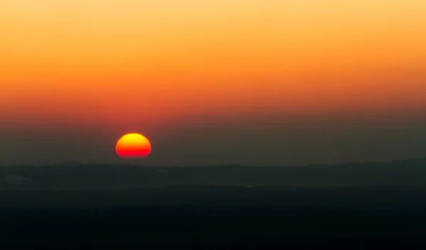 Sol se põe sobre Jura — Fotografia de Stock