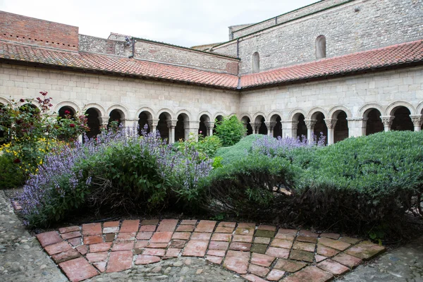 Claustro Catedral en Elne — Foto de Stock