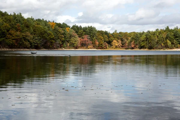 Walden Pond sonbahar