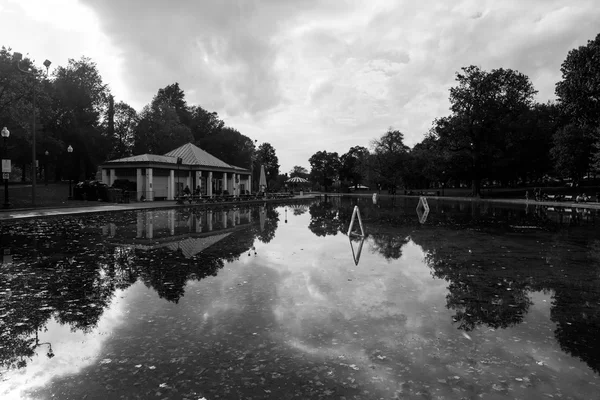 Pond in Boston Common garden — Stock Photo, Image