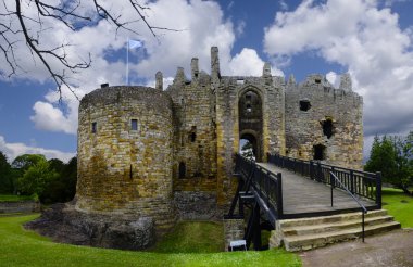 Antik Dirleton Kalesi