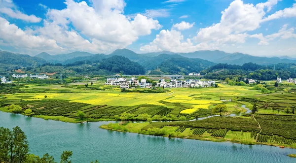 Ländliche Landschaft im Kreis Wuyuan — Stockfoto