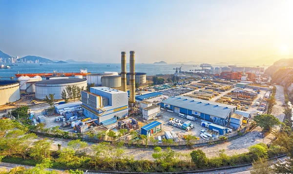 Central eléctrica de carbón y tanque de aceite — Foto de Stock